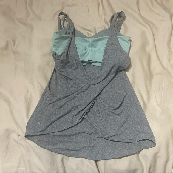 Lululemon Twist & Turn Tank Size 2 - Picture 6 of 10